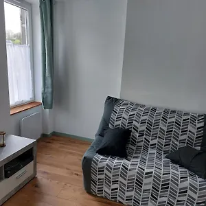 https://studio-refait-a-neuf-manzat.hotels-rhonealpes.com